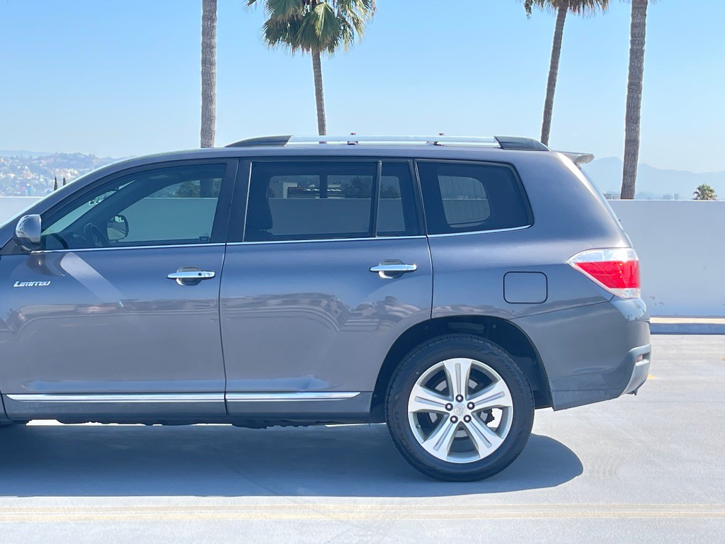 2013 Toyota Highlander Image 6