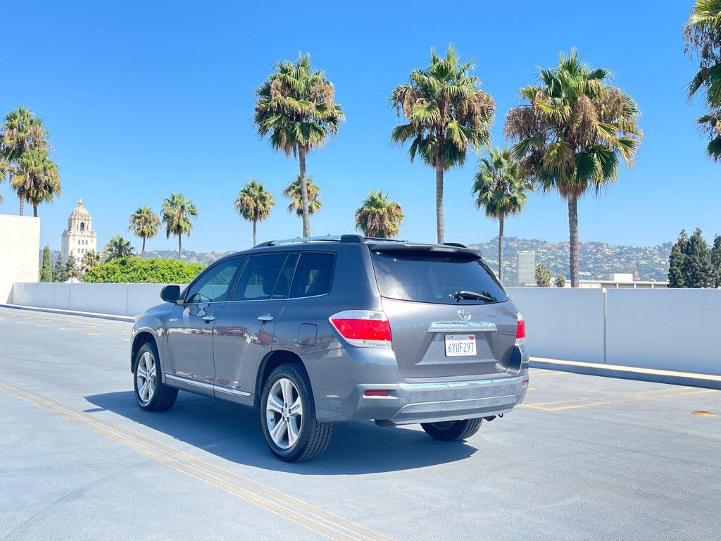 2013 Toyota Highlander Image 11