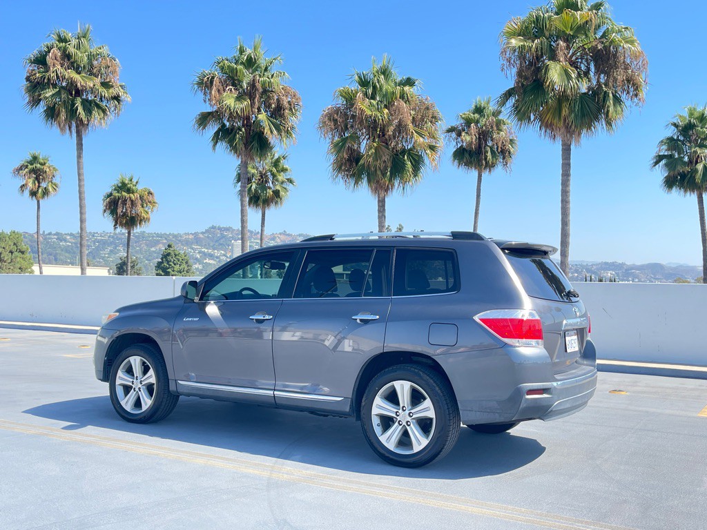 2013 Toyota Highlander Image 13
