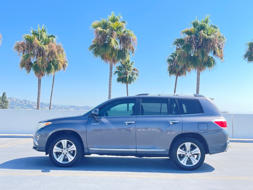 2013 Toyota Highlander Image 16