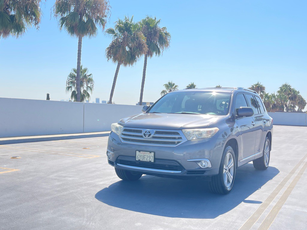 2013 Toyota Highlander Image 22