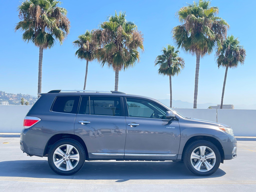 2013 Toyota Highlander Image 26