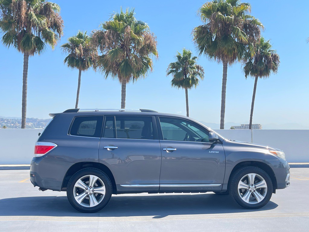 2013 Toyota Highlander Image 36