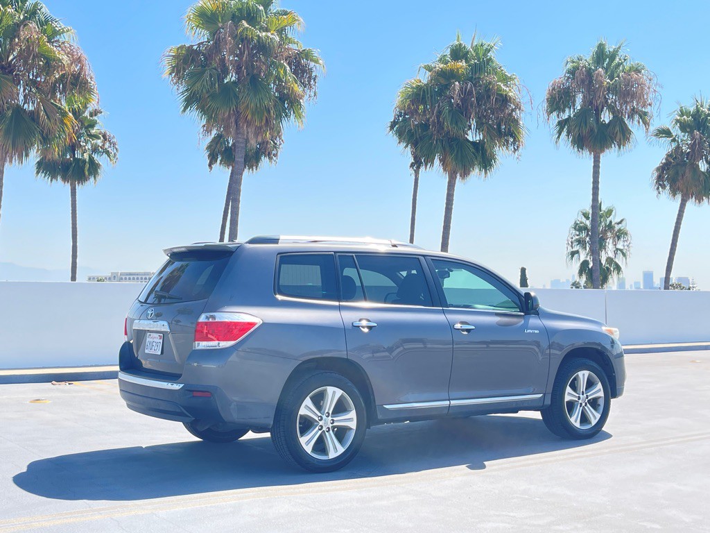 2013 Toyota Highlander Image 39