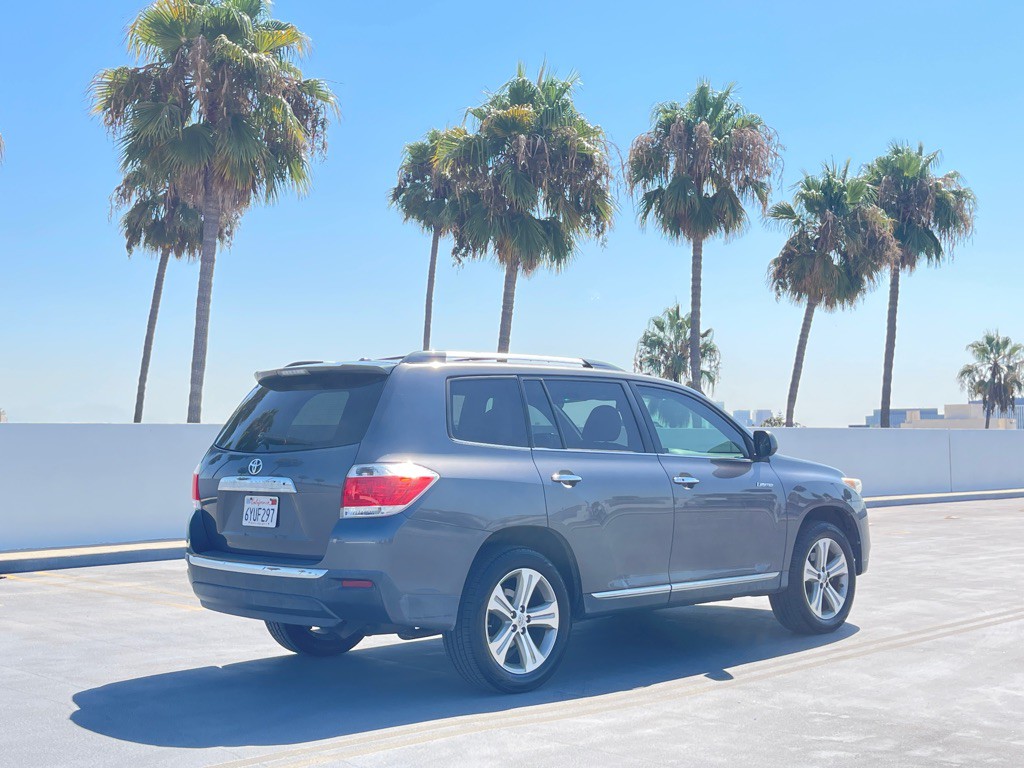 2013 Toyota Highlander Image 40