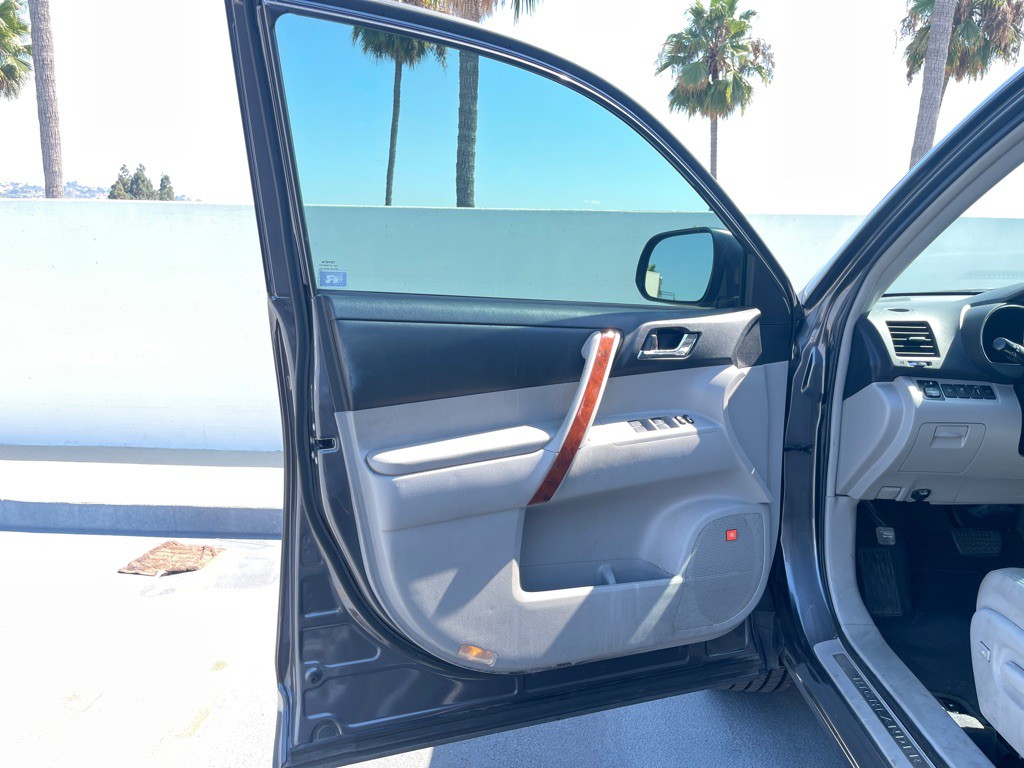 2013 Toyota Highlander Image 46