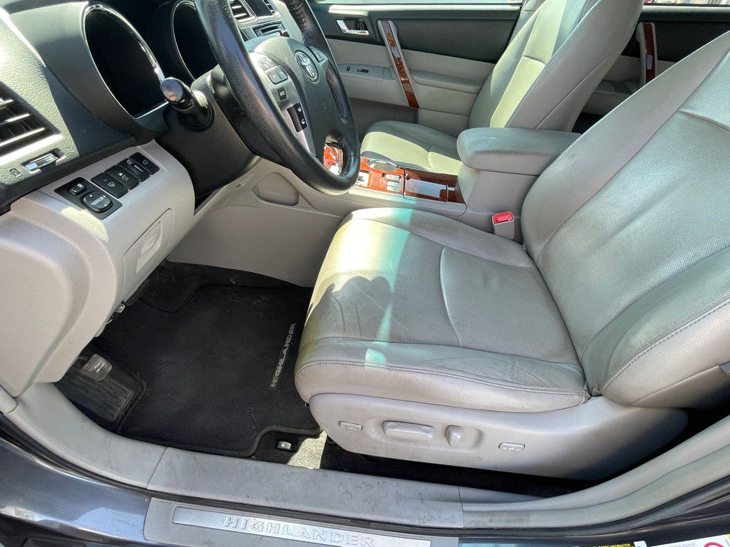 2013 Toyota Highlander Image 57