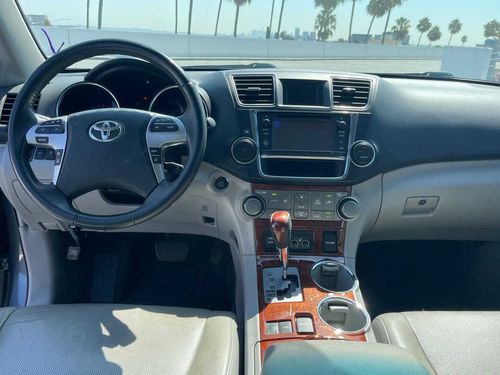 2013 Toyota Highlander Image 101