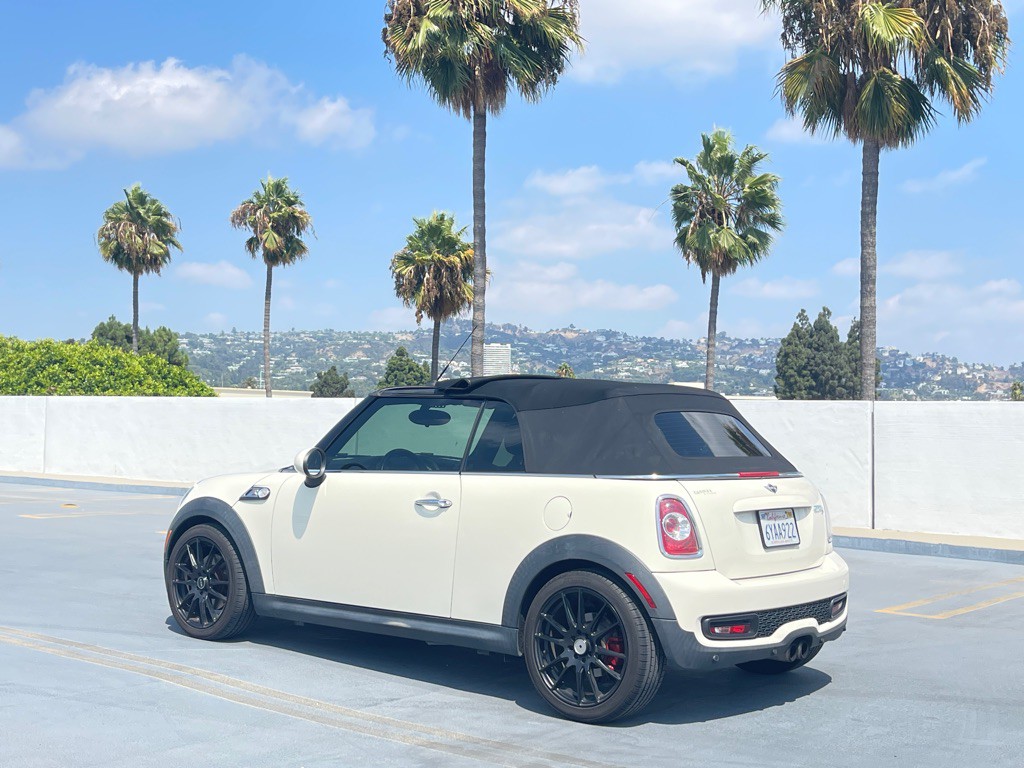 2013 MINI Cooper Image 13