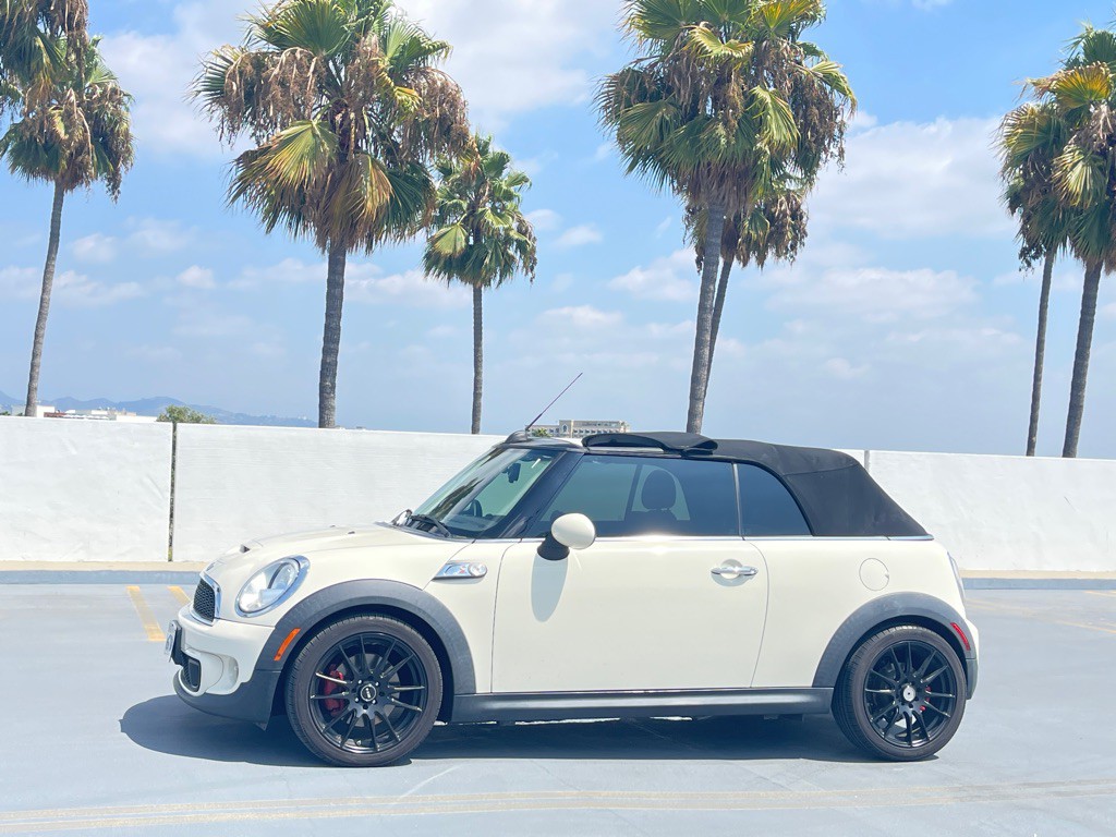 2013 MINI Cooper Image 17