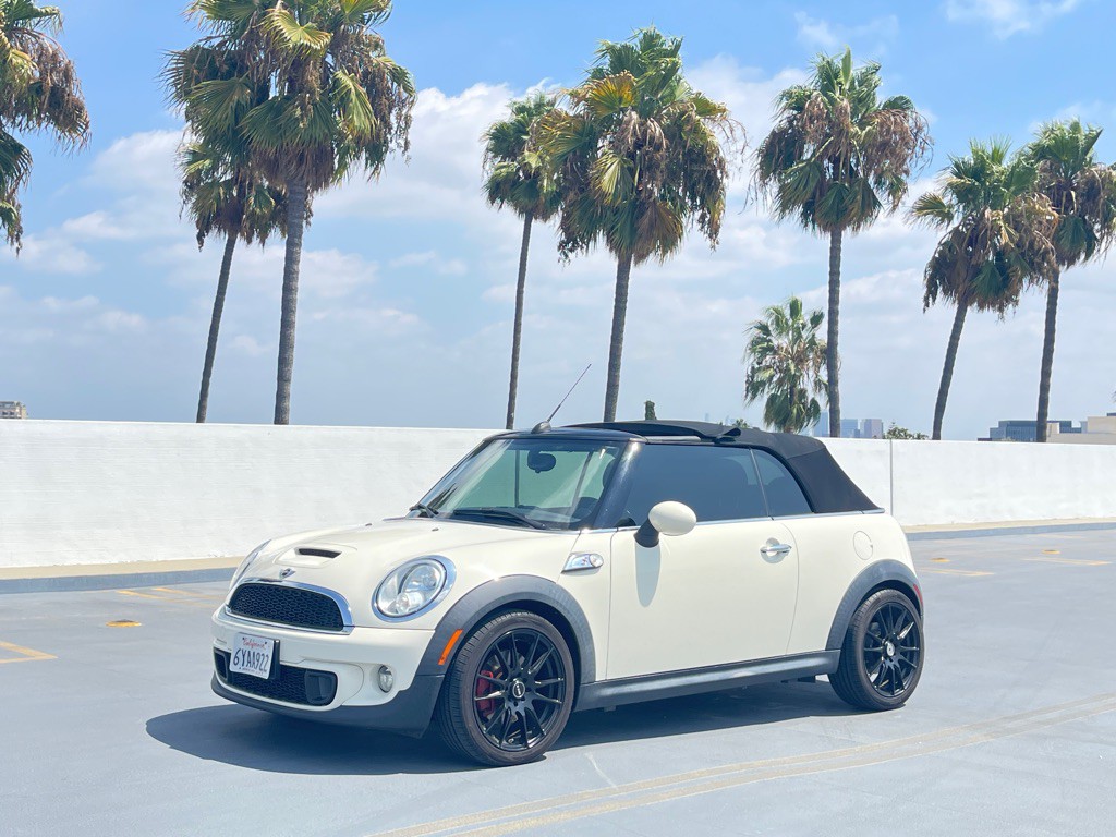 2013 MINI Cooper Image 19