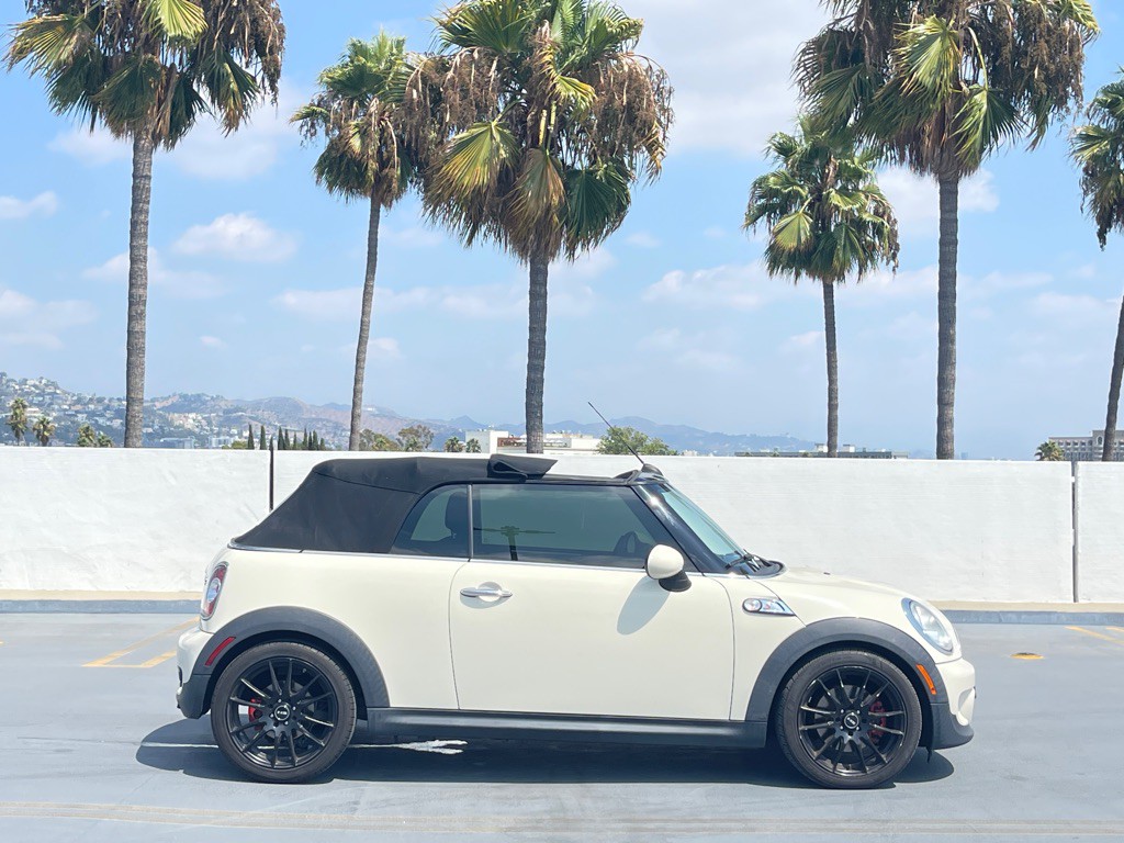 2013 MINI Cooper Image 25
