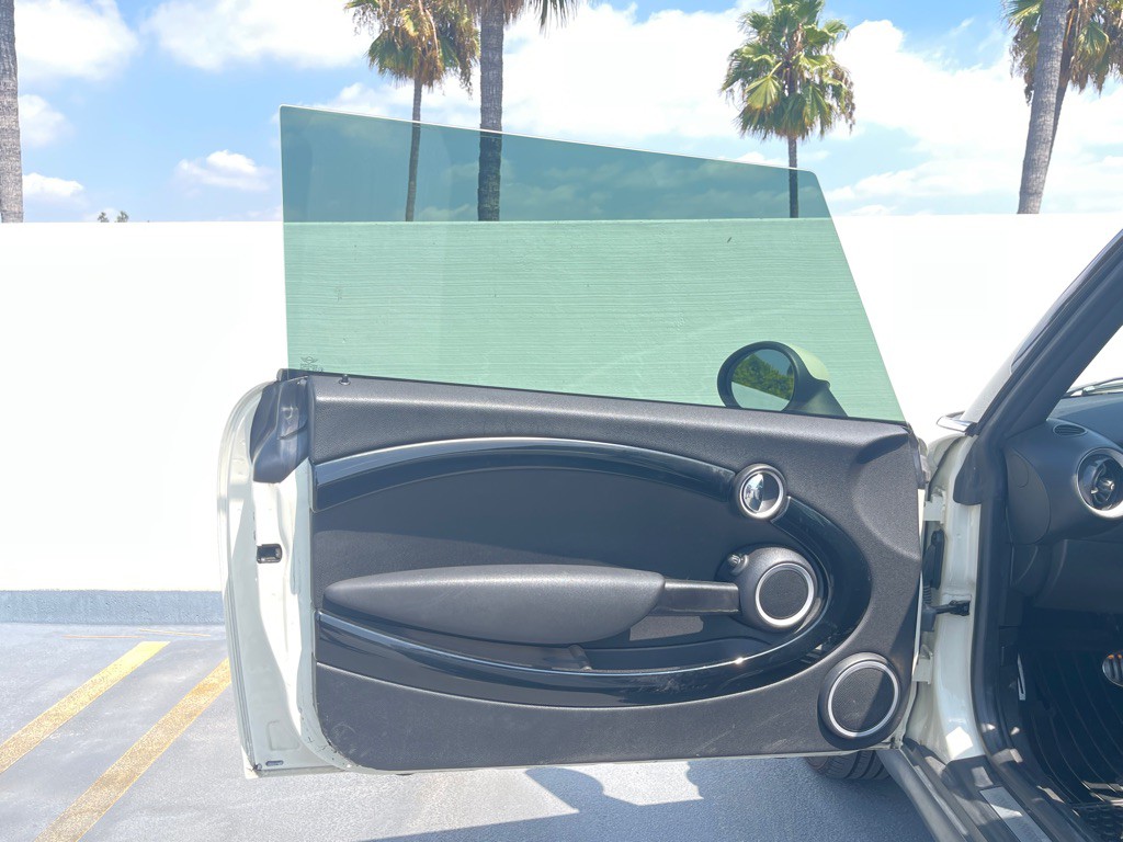 2013 MINI Cooper Image 47