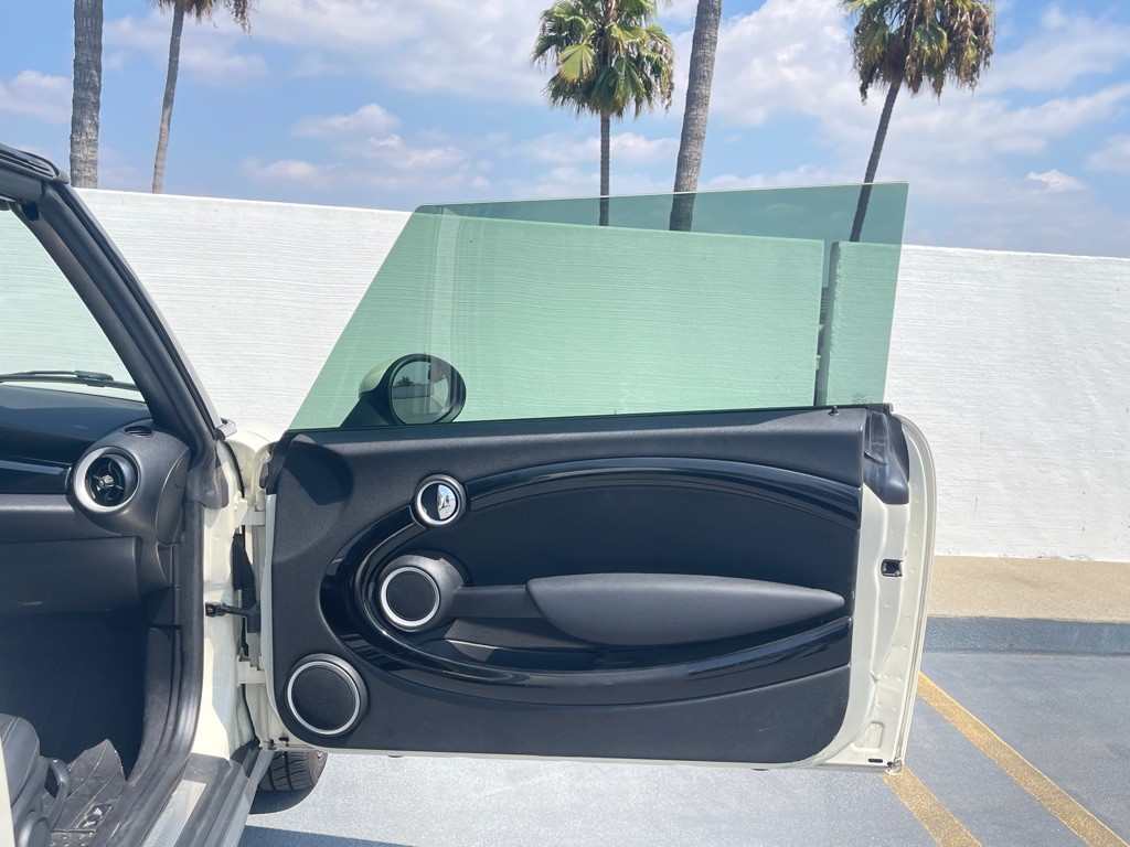 2013 MINI Cooper Image 48