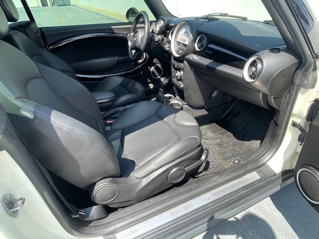 2013 MINI Cooper Image 70