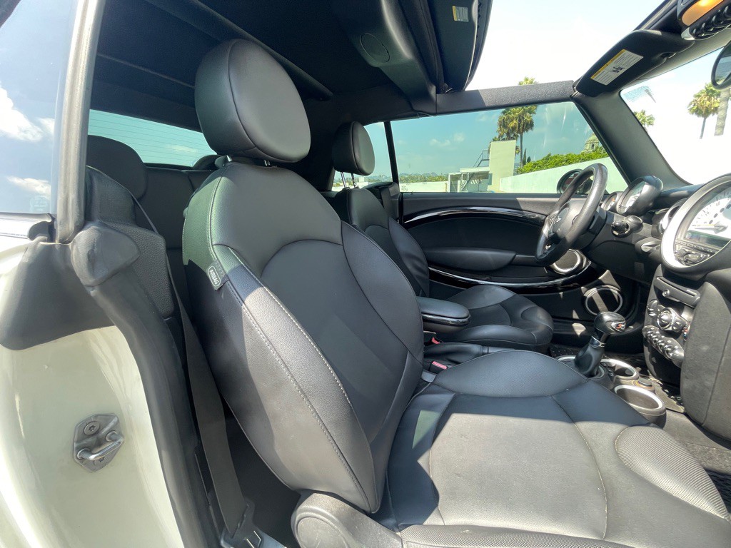 2013 MINI Cooper Image 75