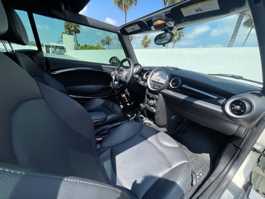 2013 MINI Cooper Image 88