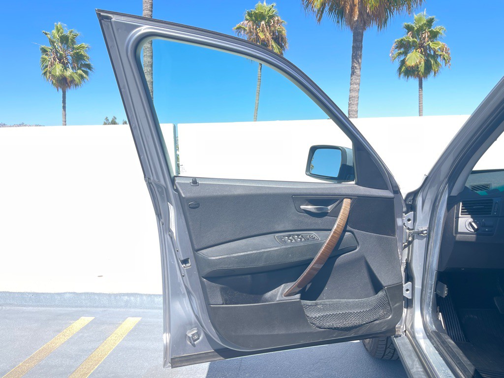 2005 BMW X3 Image 48