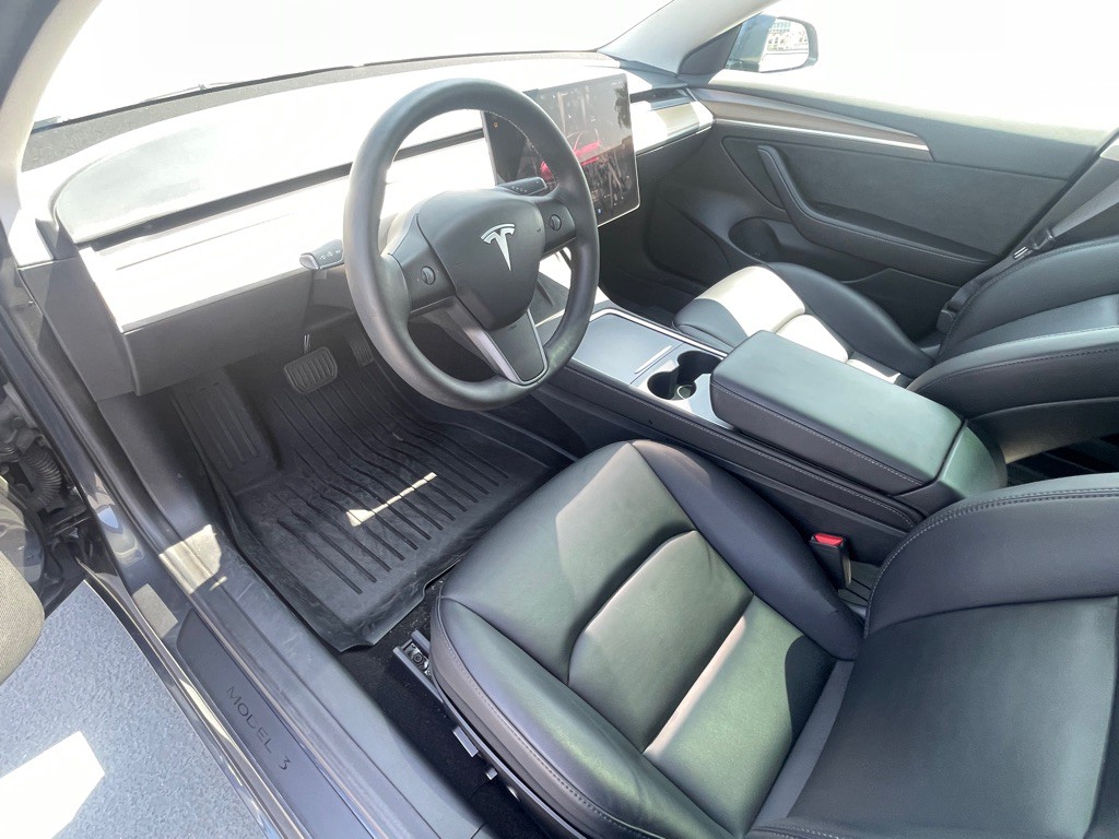 2023 Tesla Model 3 Image 5