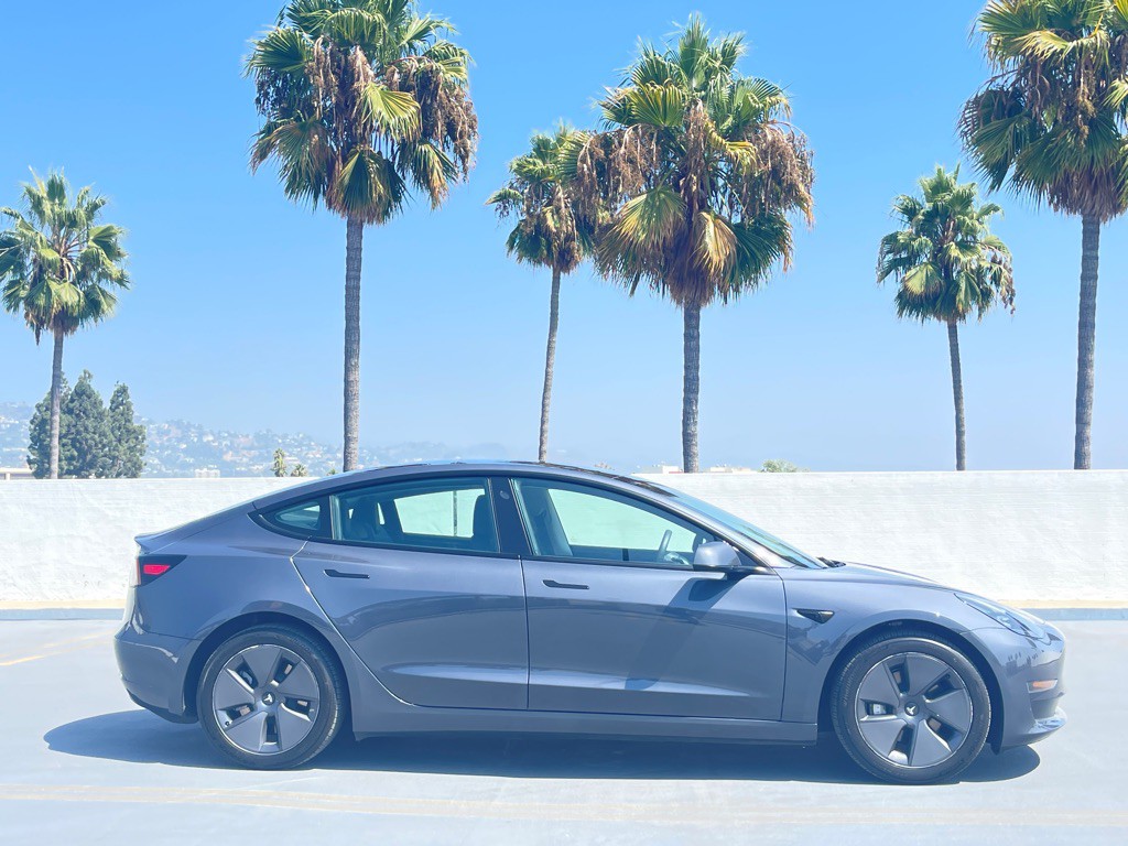 2023 Tesla Model 3 Image 32