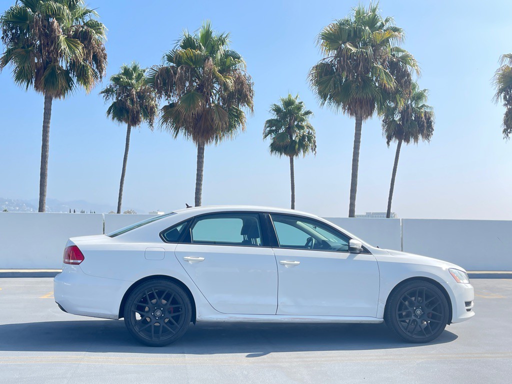 2013 Volkswagen Passat Image 4