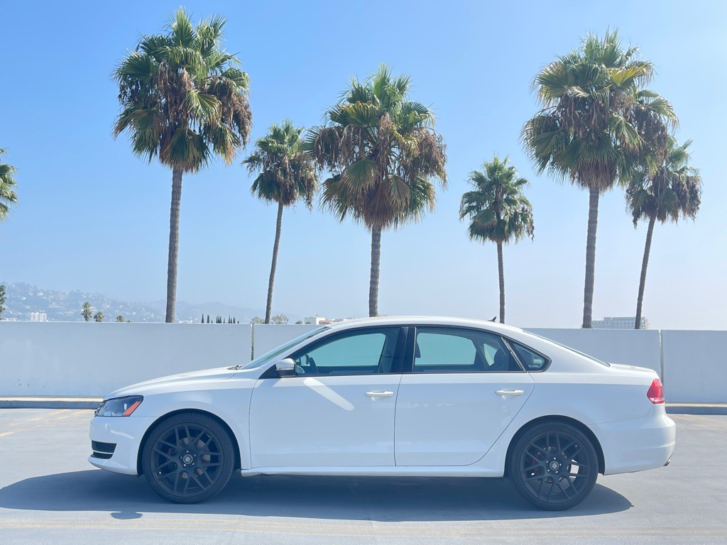 2013 Volkswagen Passat Image 16