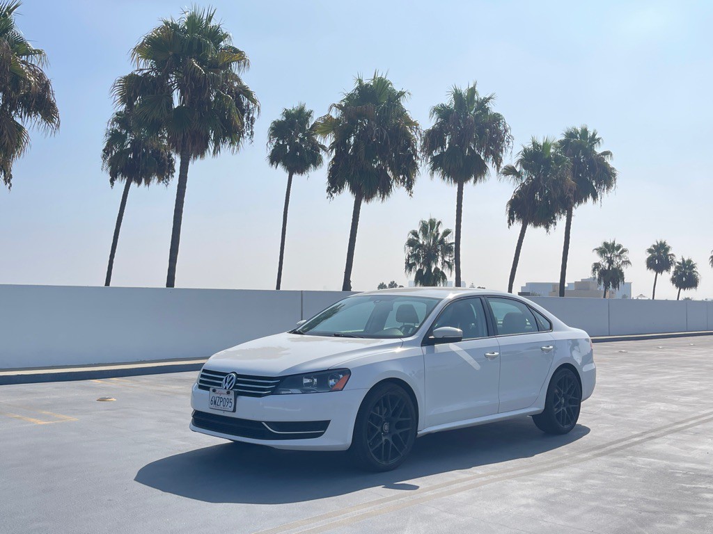 2013 Volkswagen Passat Image 19