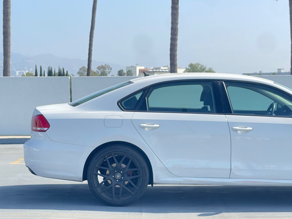 2013 Volkswagen Passat Image 26