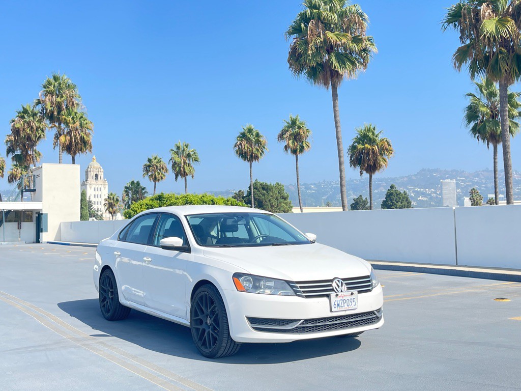 2013 Volkswagen Passat Image 30
