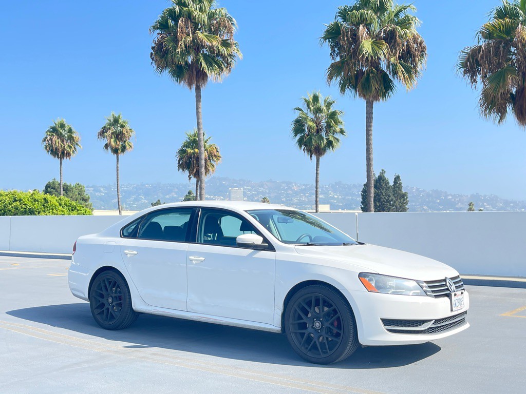 2013 Volkswagen Passat Image 32