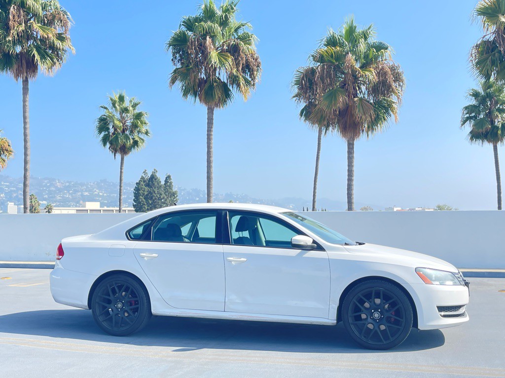 2013 Volkswagen Passat Image 34