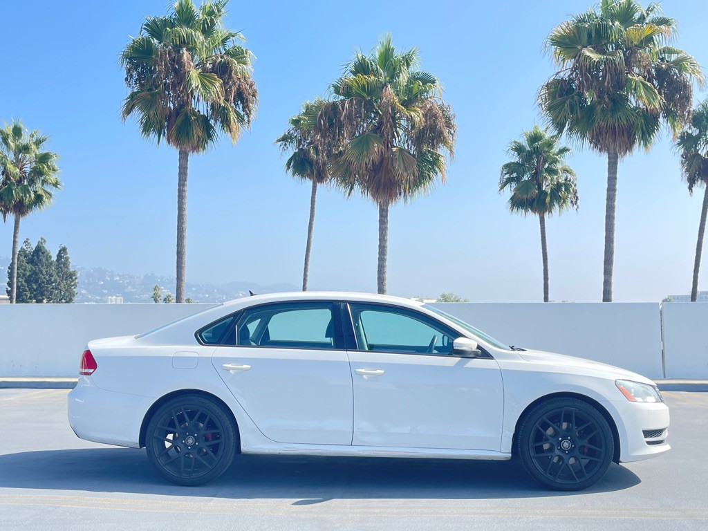 2013 Volkswagen Passat Image 35