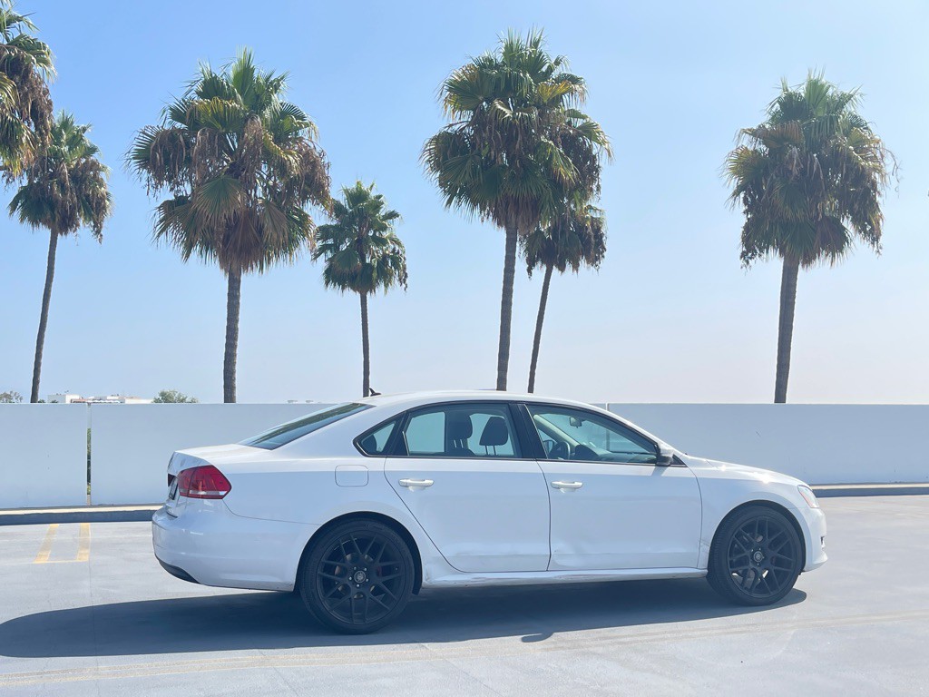 2013 Volkswagen Passat Image 36