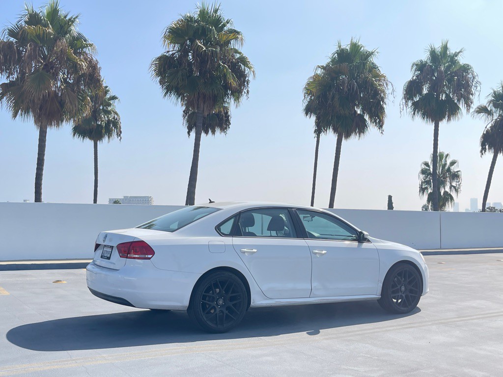 2013 Volkswagen Passat Image 37