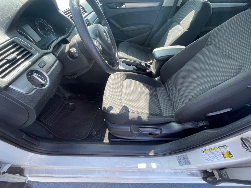 2013 Volkswagen Passat Image 49