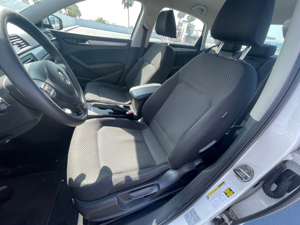 2013 Volkswagen Passat Image 52