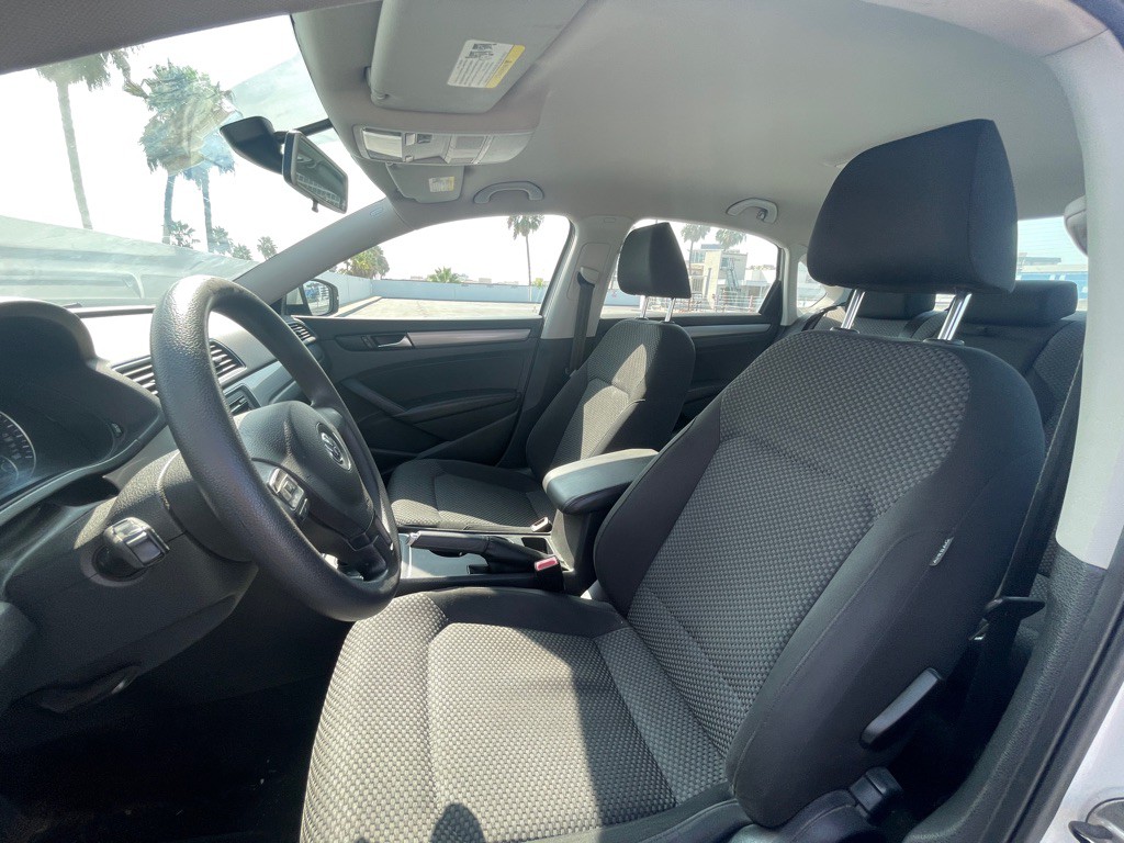 2013 Volkswagen Passat Image 53