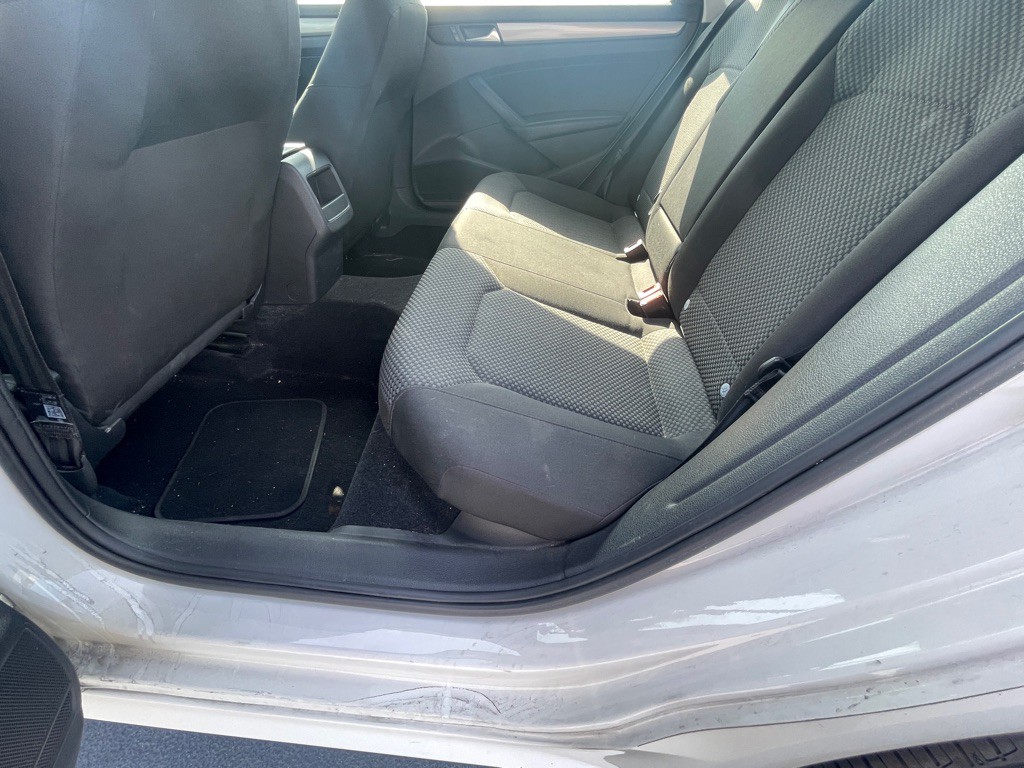 2013 Volkswagen Passat Image 63
