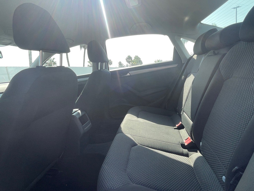 2013 Volkswagen Passat Image 67