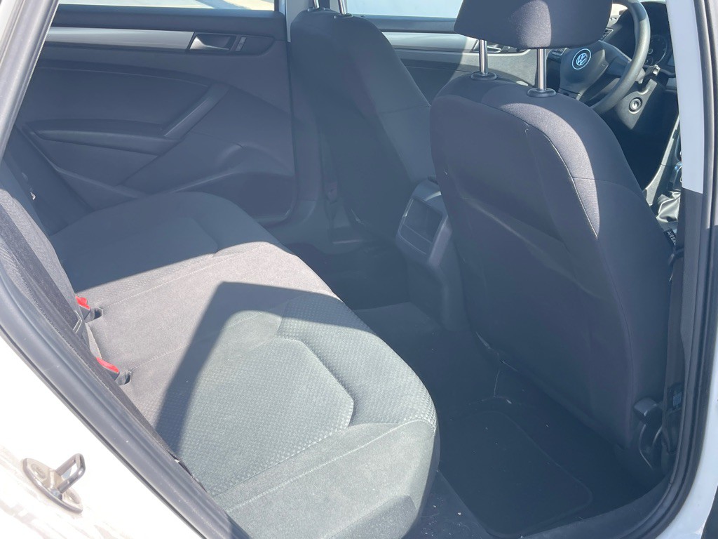 2013 Volkswagen Passat Image 76