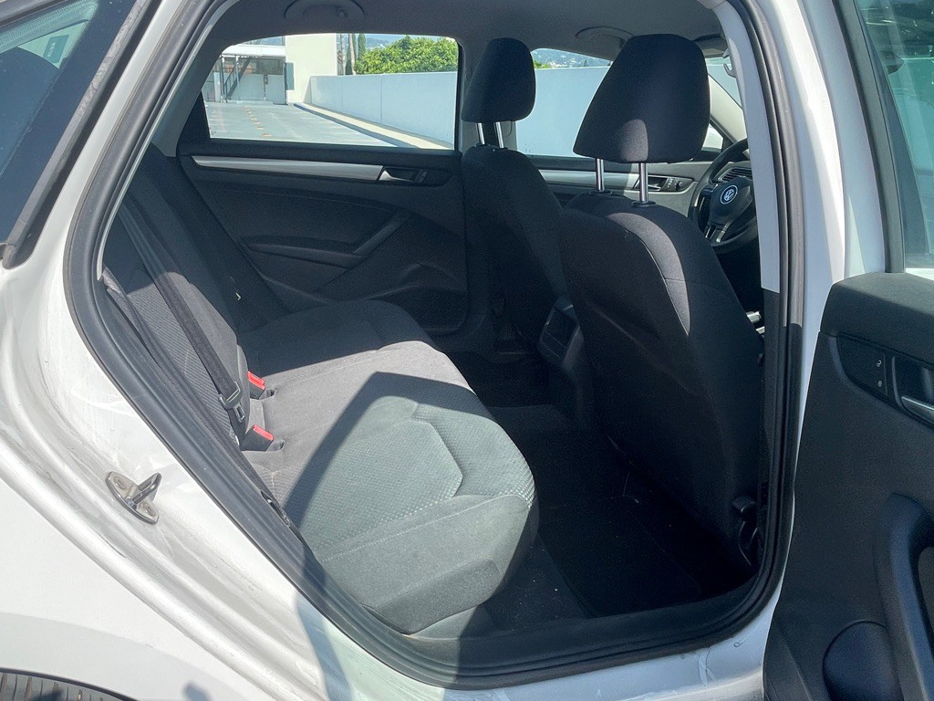 2013 Volkswagen Passat Image 78