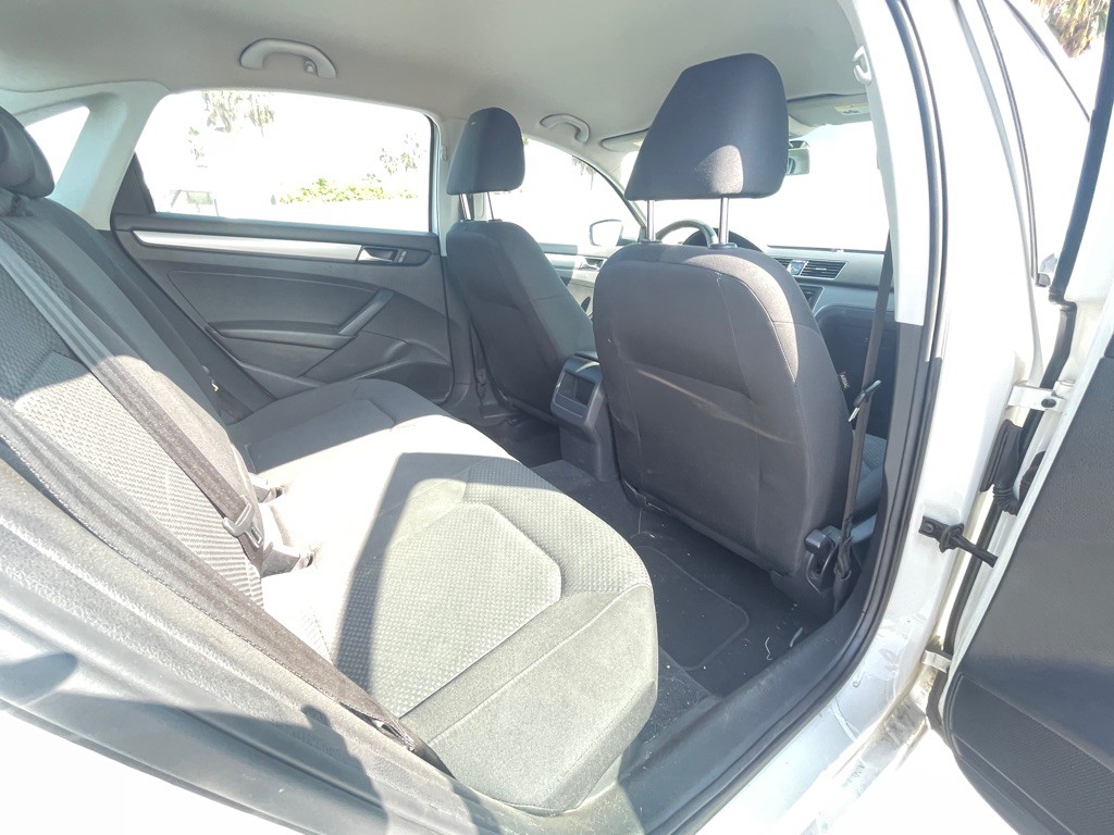 2013 Volkswagen Passat Image 82