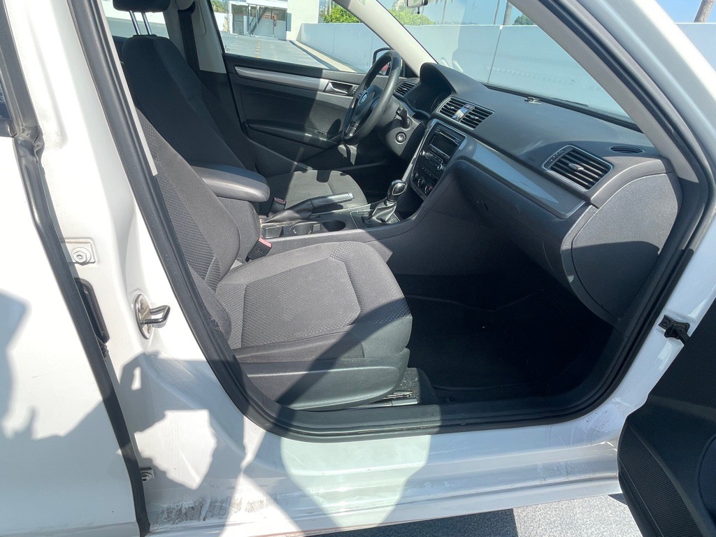 2013 Volkswagen Passat Image 86