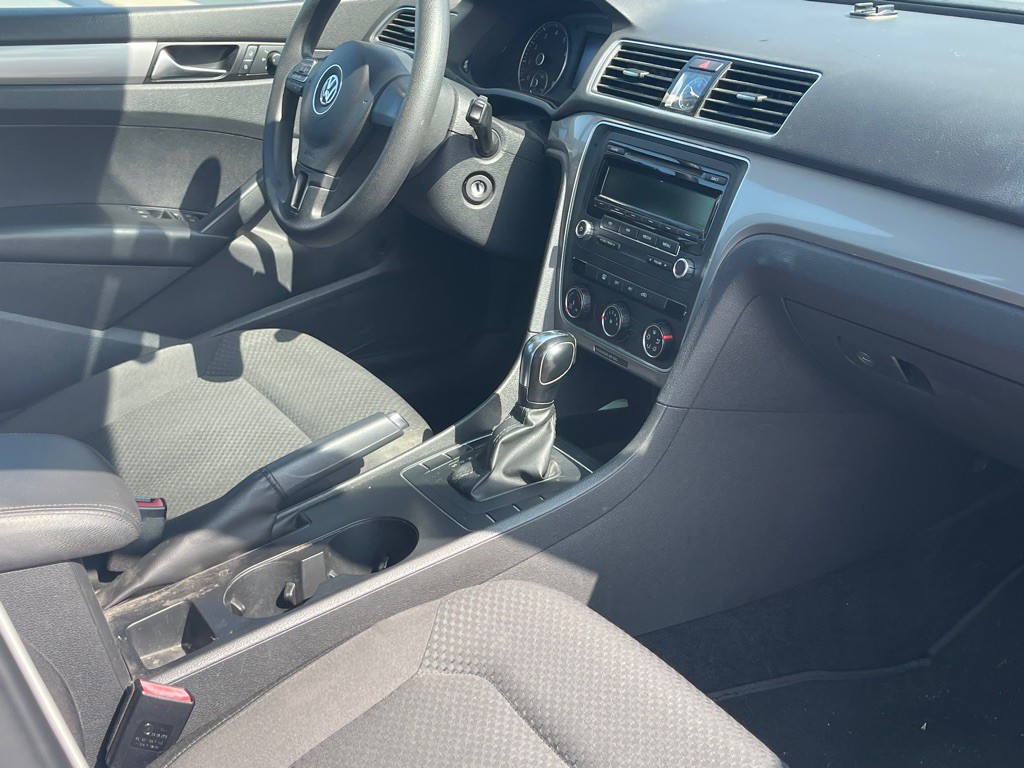 2013 Volkswagen Passat Image 90