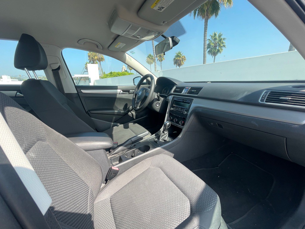 2013 Volkswagen Passat Image 98