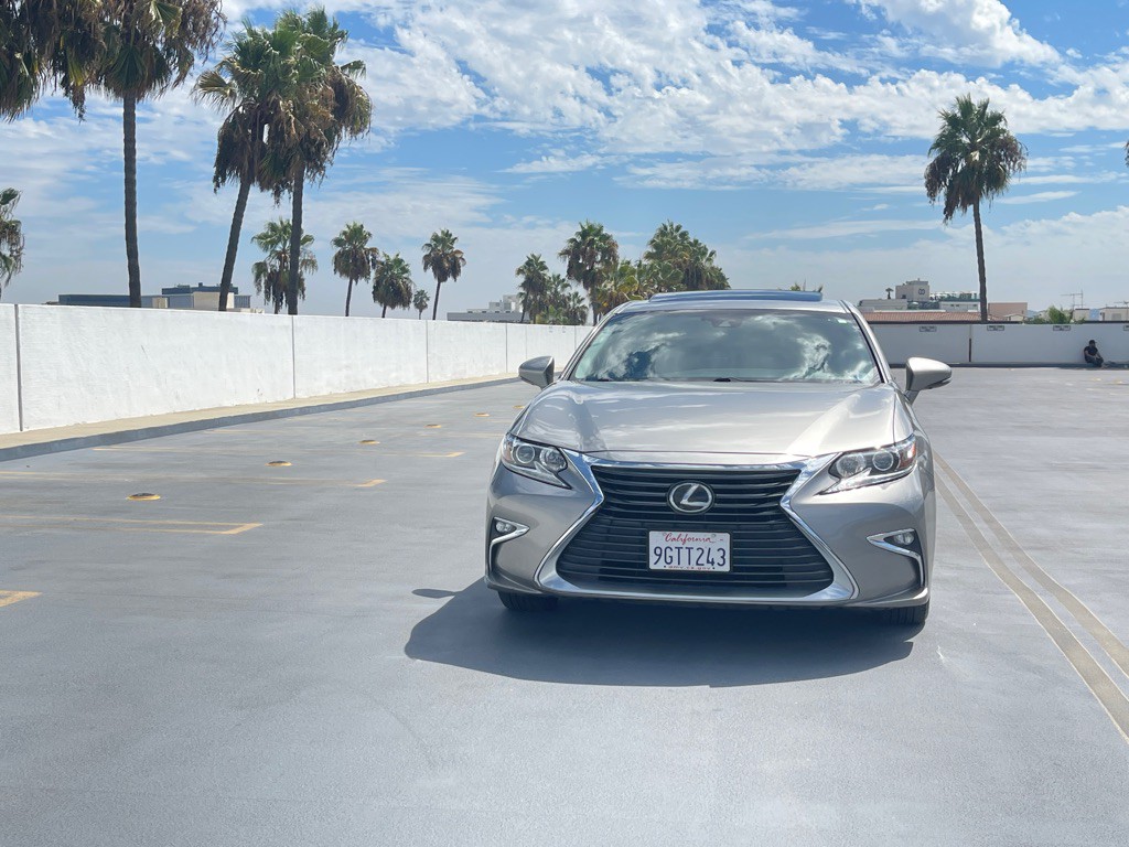 2017 Lexus ES Image 23