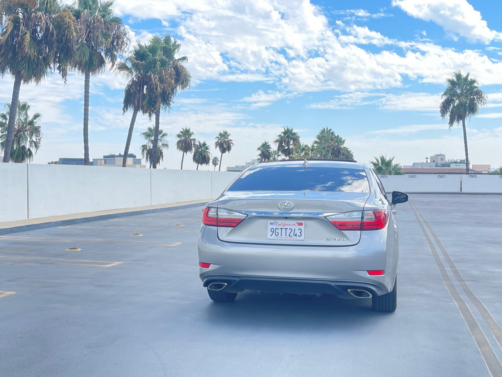 2017 Lexus ES Image 46