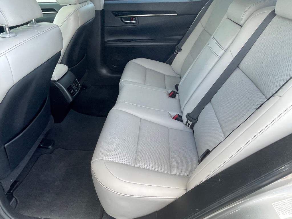 2017 Lexus ES Image 67