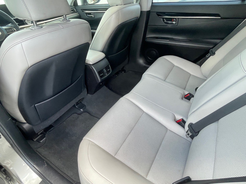 2017 Lexus ES Image 71