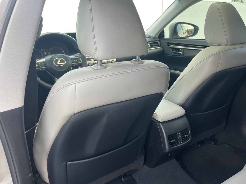 2017 Lexus ES Image 73